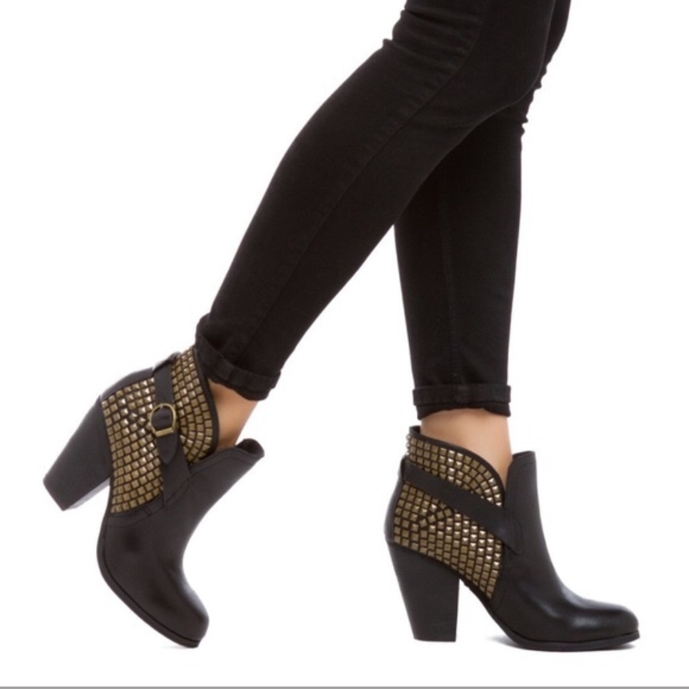 Steve Madden Alani Boots Size 7
